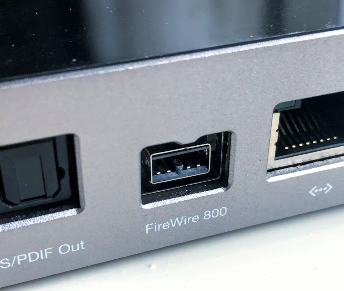 The "USB killer" is dead: Apple drops FireWire support in macOS 26